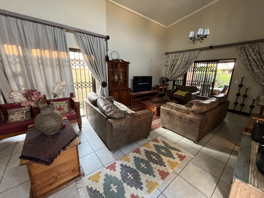 To Let 3 Bedroom Property for Rent in Waterval East North West